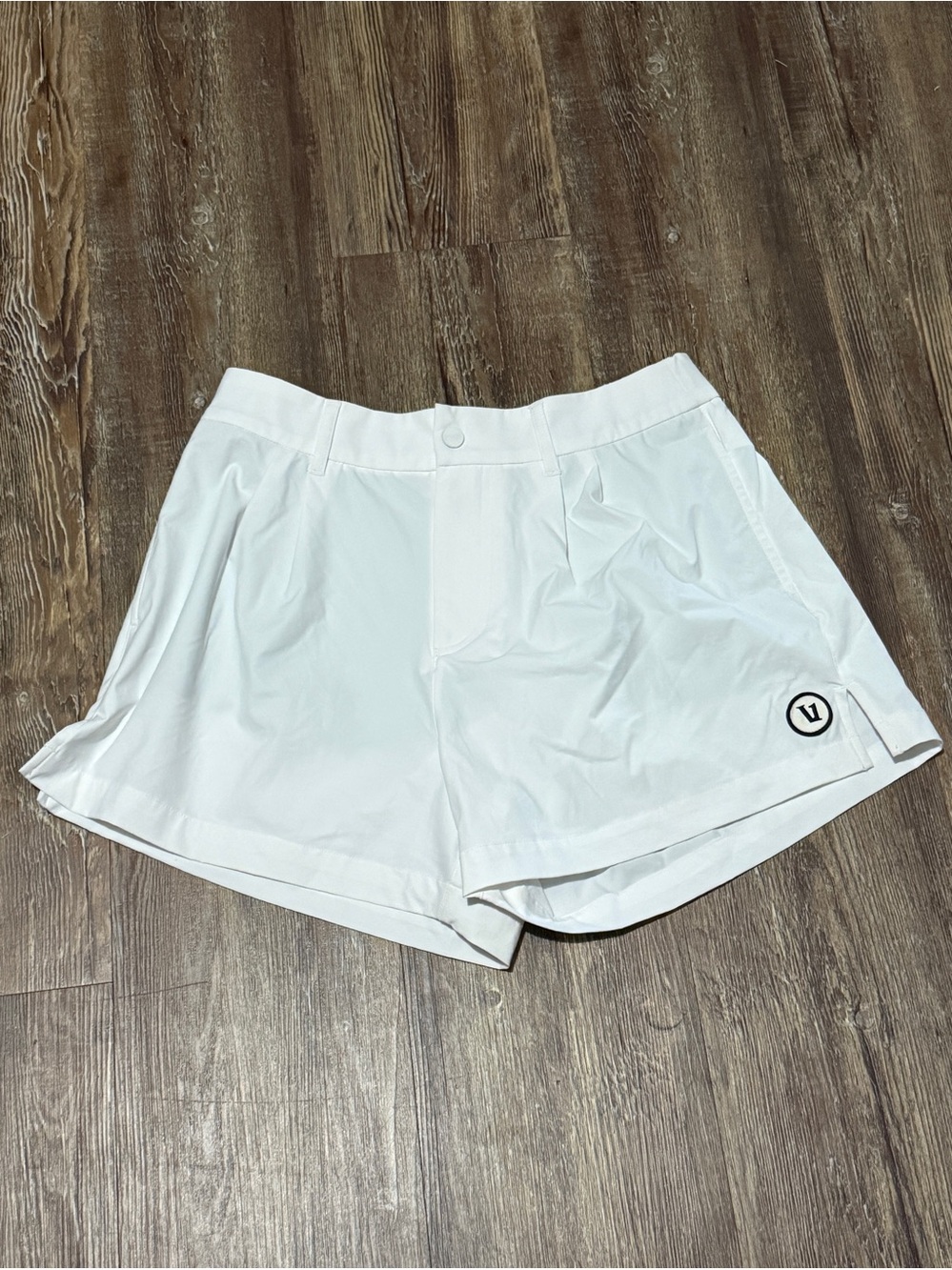 Vuori Solar Shorts Women's Medium Athletic Sporty Outdoor Training White Pull On